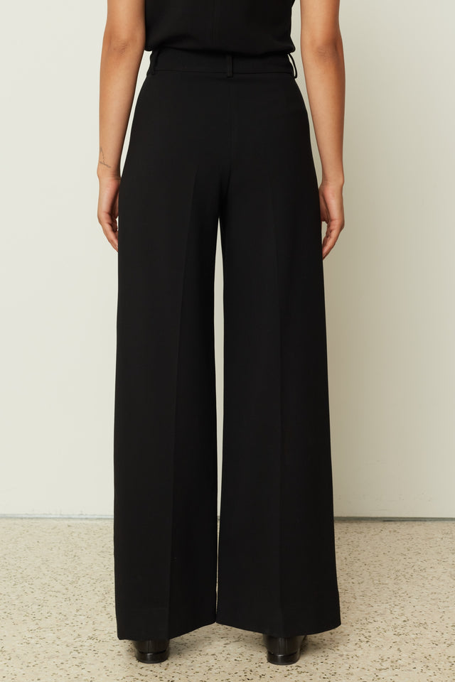 BLACK SIGNATURE PANTS