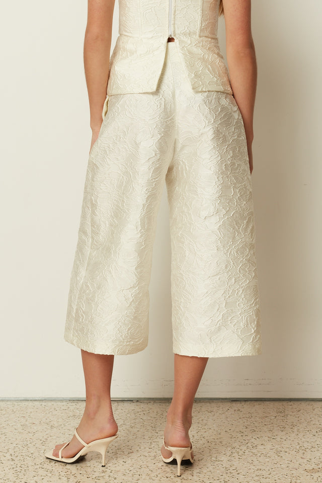 WHITE TEXTURED ZIP CULOTTES