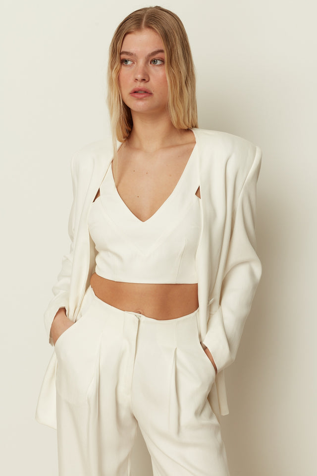 WHITE STATEMENT CROP TOP