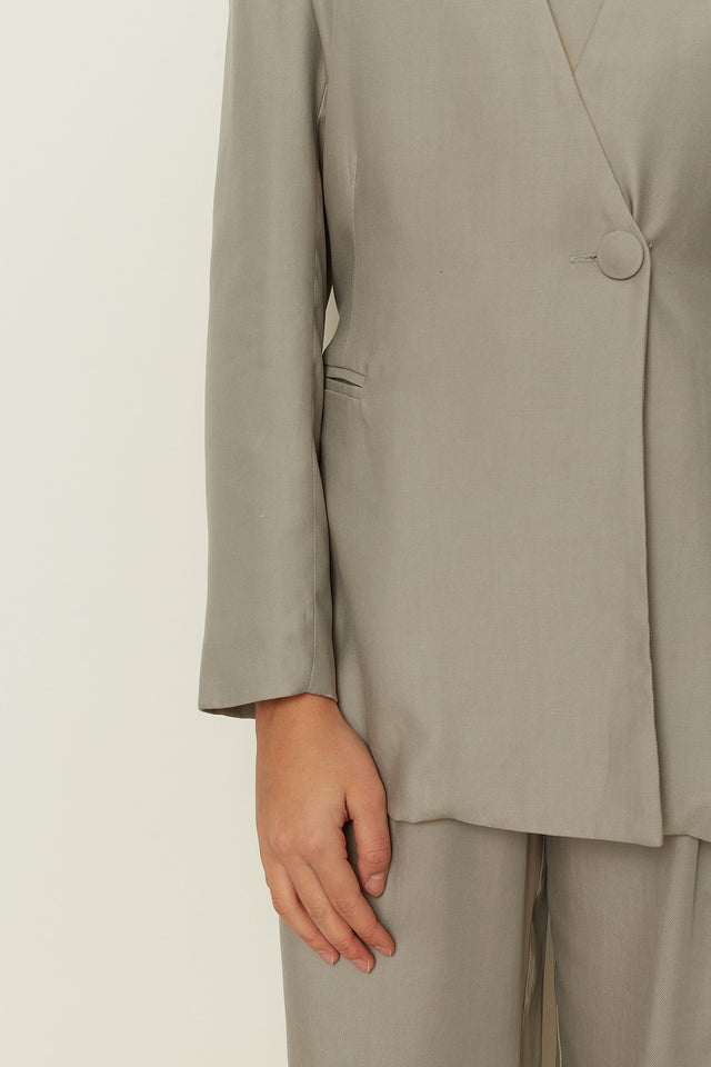 GREY STATEMENT BLAZER