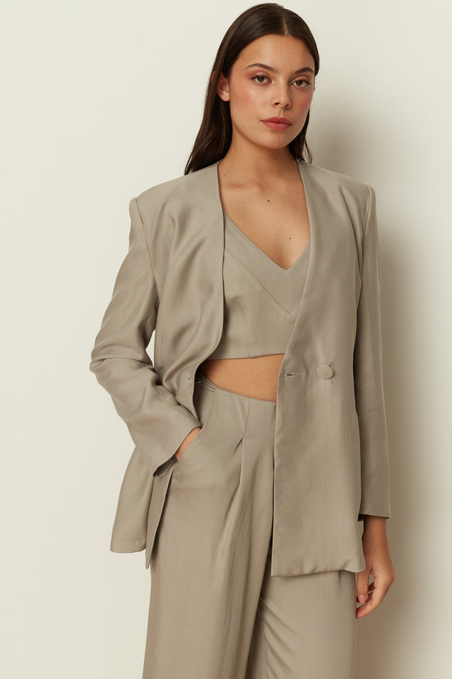 GREY STATEMENT CROP TOP