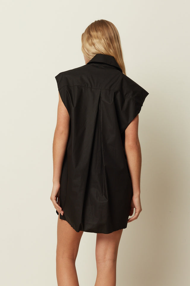 BLACK SLEEVELESS SHIRT DRESS