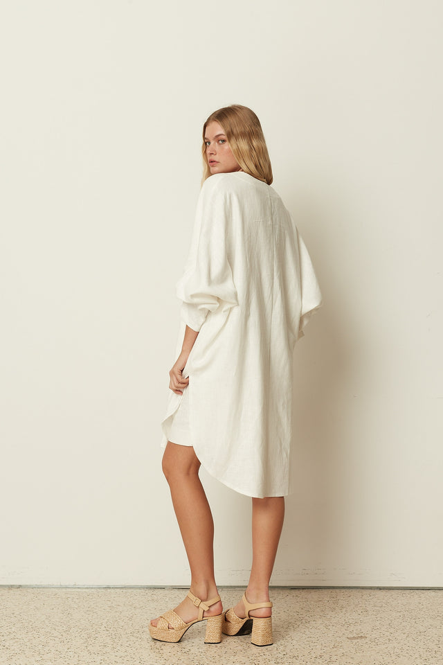 WHITE OVERSIZED KIMONO SHIRT