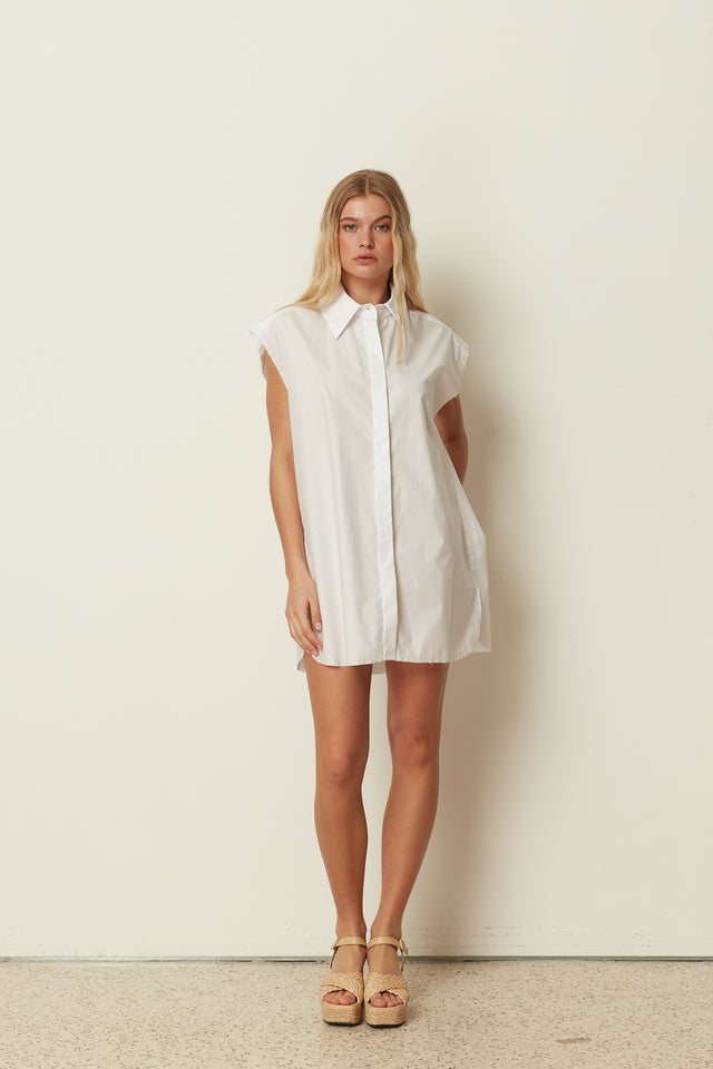WHITE SLEEVELESS SHIRT DRESS