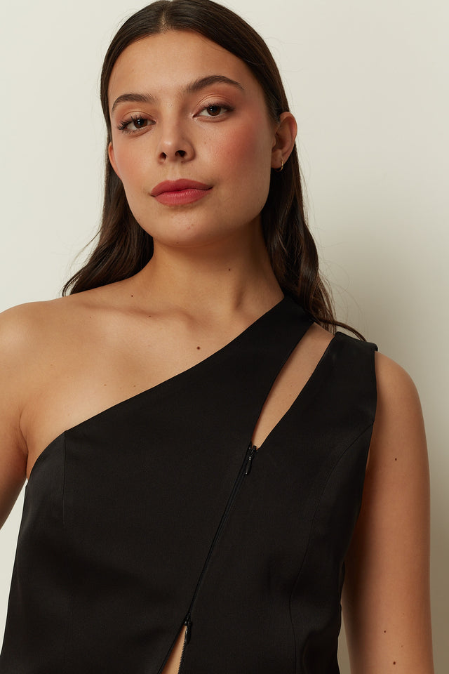 BLACK ASYMMETRICAL CUT-OUT TAILORED VEST