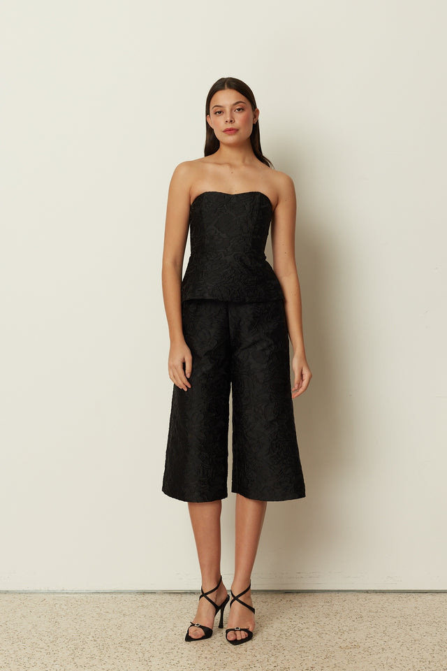BLACK TEXTURED ZIP CULOTTES