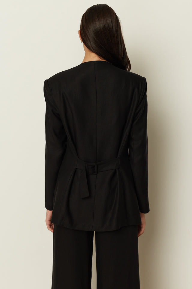 BLACK STATEMENT BLAZER