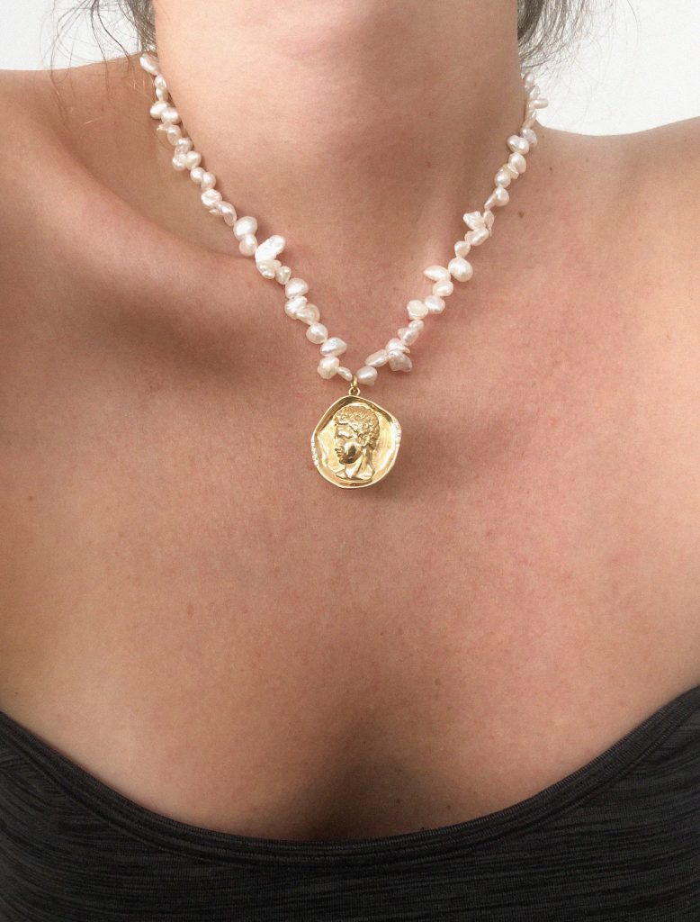 Hermis Large Lustre Statement Pearl Necklace